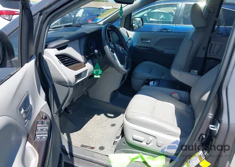 2017 Toyota Sienna Xle 8 Passenger z USA, uszkodzony, nr VIN 5TDYZ3DC8HS768526